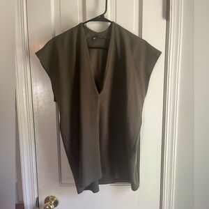 Olive Zara Tunic, very soft works well will leggings